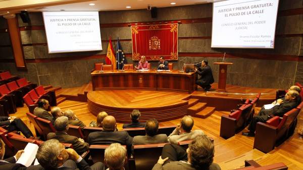Conferencia sobre la relevancia de la prensa gratuita en la sede central del Consejo del Poder Judicial Conferencia sobre la relevancia de la prensa gratuita en la sede central del Consejo del Poder Judicial