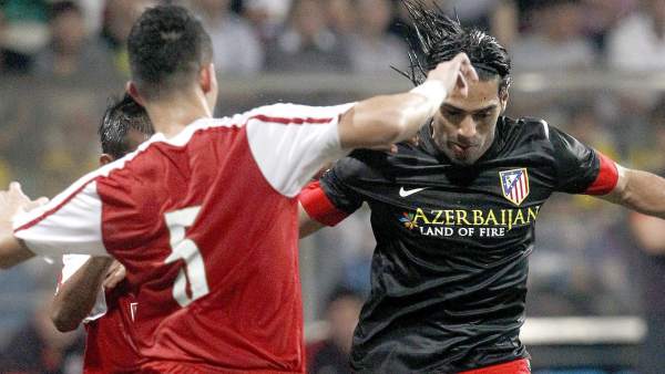 Radamel Falcao, durante un amistoso en Singapur Radamel Falcao, durante un amistoso en Singapur
