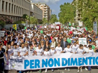 Manifestación en contra de la mafia