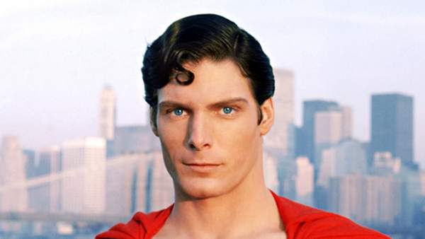 Christopher Reeve en el papel de Superman. Christopher Reeve en el papel de Superman.