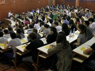 Una de las aulas de la Facultad de Biología de la Universidad de Barcelona en la primera jornada de la Selectividad de 2013.