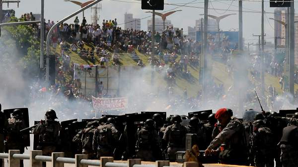 Policía en una protesta en Brasil Policía en una protesta en Brasil