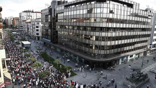 Protestas en Pamplona contra la presidenta Barcina Protestas en Pamplona contra la presidenta Barcina