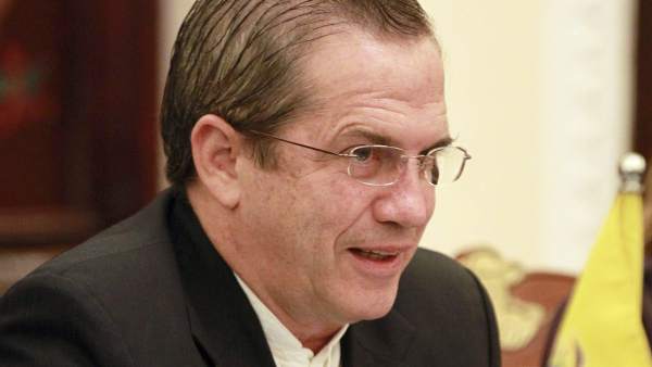 Ricardo Patiño, canciller ecuatoriano, en su visita de este lunes a Vietnam. Ricardo Patiño, canciller ecuatoriano, en su visita de este lunes a Vietnam.