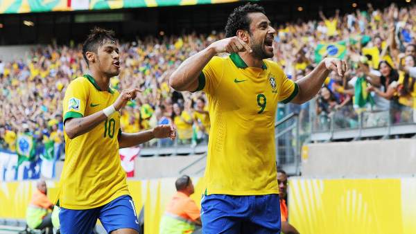 Neymar y Fred con Brasil Neymar y Fred con Brasil