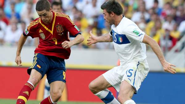 Fernando Torres, ante Barzagli Fernando Torres, ante Barzagli
