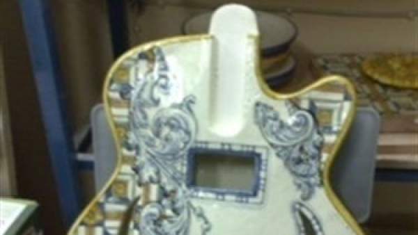 Guitarra de cerámica Guitarra de cerámica