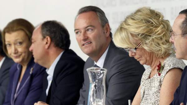 La presidenta del PP de Madrid, Esperanza Aguirre (primera por la derecha) durante la reunión del Comité Ejecutivo Nacional del partido. La presidenta del PP de Madrid, Esperanza Aguirre (primera por la derecha) durante la reunión del Comité Ejecutivo Nacional del partido.