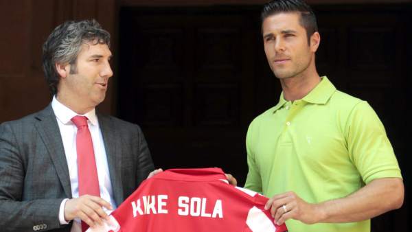 El navarro Kike Sola, presentado por el Athletic El navarro Kike Sola, presentado por el Athletic