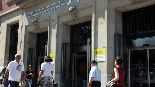 Las oficinas centrales de la Seguridad Social en la Rambla Nova de Tarragona. Las oficinas centrales de la Seguridad Social en la Rambla Nova de Tarragona.