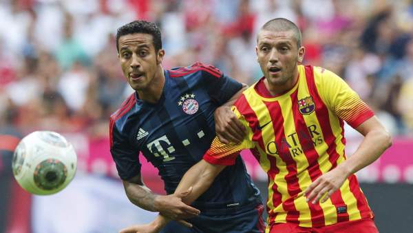 Thiago pelea por el balón Thiago pelea por el balón