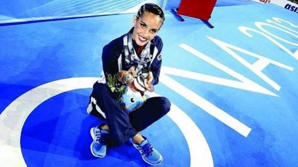 La nadadora de sincronizada Ona Carbonell, con sus siete medallas La nadadora de sincronizada Ona Carbonell, con sus siete medallas