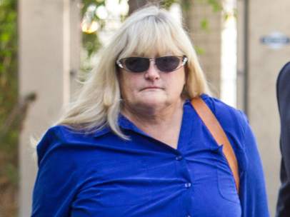 Debbie Rowe, exmujer de Michael Jackson, a su llegada a los juzgados el 14 de agosto de 2013