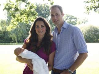 Los Duques de Cambridge y su hijo