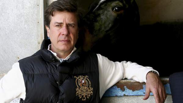 Cayetano Martínez de Irujo Cayetano Martínez de Irujo