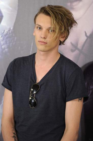 Next photo of Jamie Campbell Bower