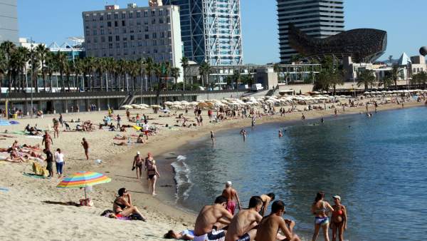 Imatge de la temporada d'estiu a les platges de Barcelona. Imatge de la temporada d'estiu a les platges de Barcelona.