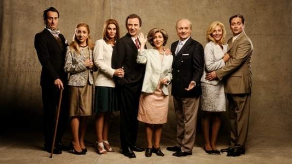 La familia irreal La familia irreal