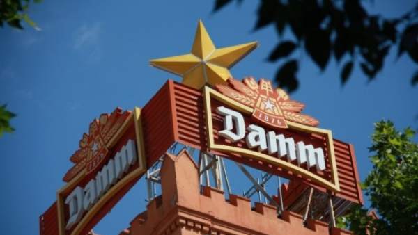 Imagen de la torre con la estrella Damm en la sede institucional del grupo cervecero catalán. Imagen de la torre con la estrella Damm en la sede institucional del grupo cervecero catalán.