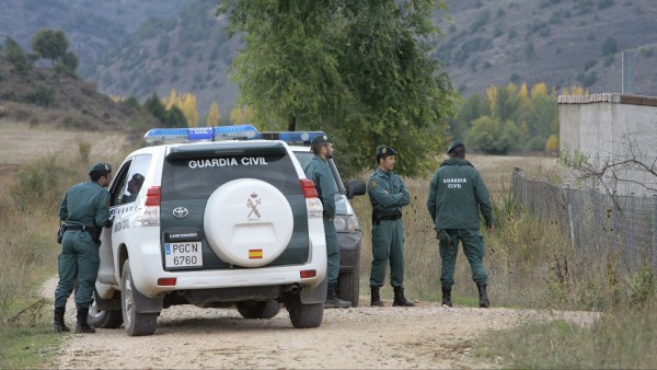 Agentes de la Guardia Civil Agentes de la Guardia Civil