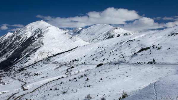 Nieve en los Pirineos Nieve en los Pirineos