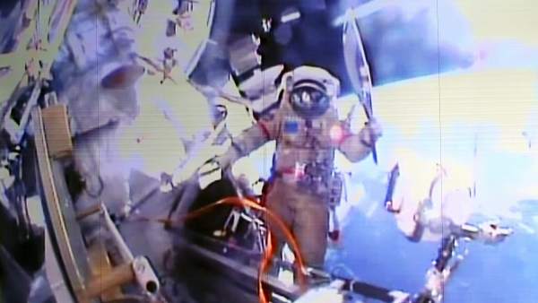 Paseo de la antorcha olímpica por el espacio Paseo de la antorcha olímpica por el espacio