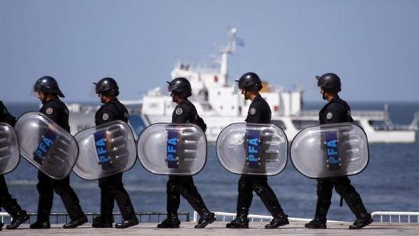 Miembros de la Policía Federal Agentina Miembros de la Policía Federal Agentina