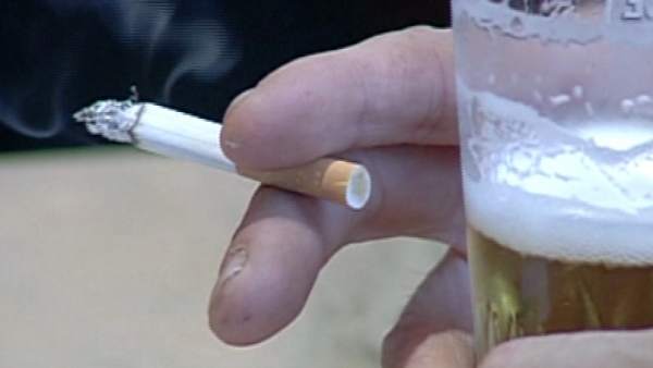 Consumo tabaco y alcohol Consumo tabaco y alcohol