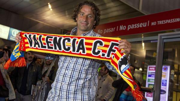 Juan Antonio Pizzi llega a Valencia Juan Antonio Pizzi llega a Valencia