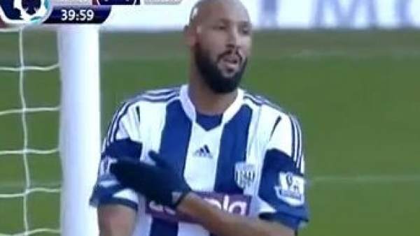 Anelka ejecuta la 'quenelle' Anelka ejecuta la 'quenelle'