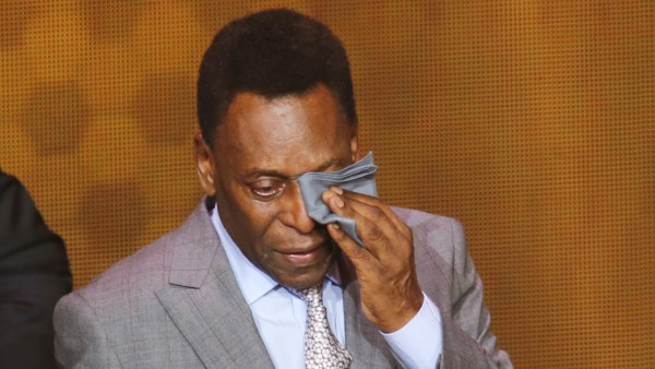 Pelé, premiado por el mundo del fútbol Pelé, premiado por el mundo del fútbol