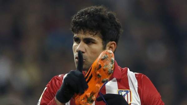 Gesto de Diego Costa a la grada Gesto de Diego Costa a la grada