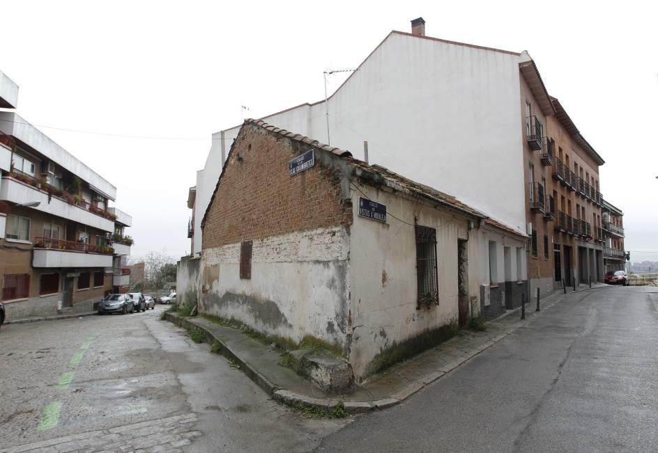 El plan de Madrid para arreglar aceras deja fuera a barrios que piden