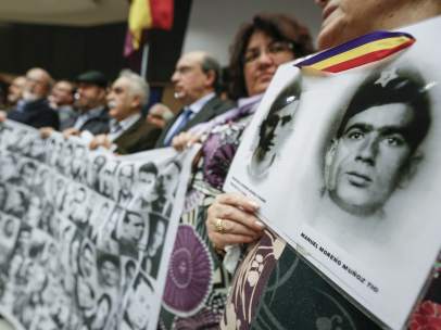 Víctimas del franquismo piden justicia en Bruselas