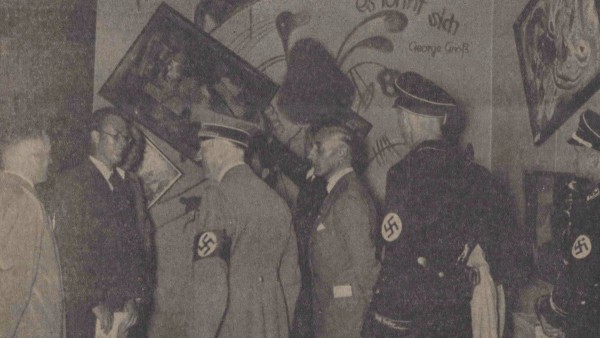 Hitler en la exposición "Arte degenerado", 16 de julio, 1937 Hitler en la exposición "Arte degenerado", 16 de julio, 1937