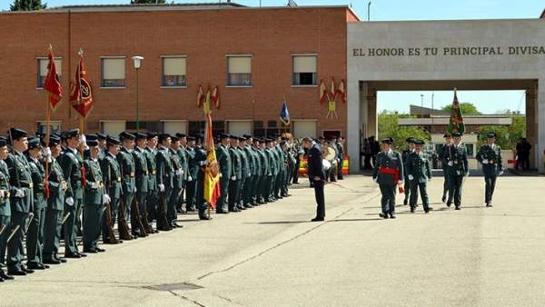Entrada del Colegio de Guardias Jóvenes Duque de Ahumada en Valdemoro Entrada del Colegio de Guardias Jóvenes Duque de Ahumada en Valdemoro