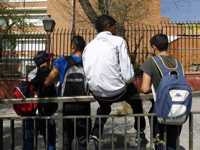 Adolescentes en un instituto
