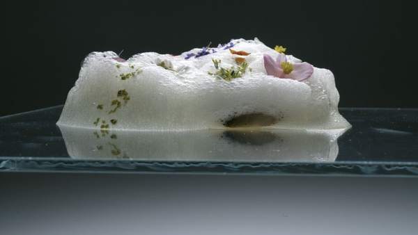 Aire de miel con flores y pistachos Aire de miel con flores y pistachos
