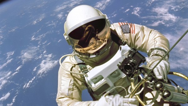 Paseo espacial de un astronauta de la Nasa Paseo espacial de un astronauta de la Nasa