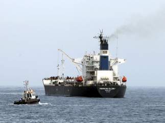Capturado en alta mar por comprar petróleo ilegalmente