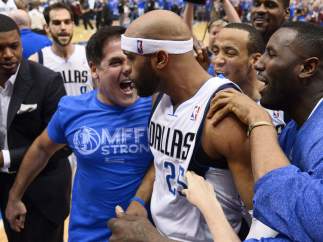 Mark Cuban y Vince Carter