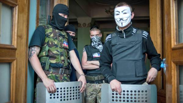 Prorrusos ocupan la sede de la TV de Donetsk Prorrusos ocupan la sede de la TV de Donetsk
