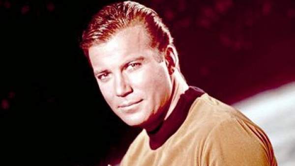 William Shatner, como el capitán Kirk. William Shatner, como el capitán Kirk.