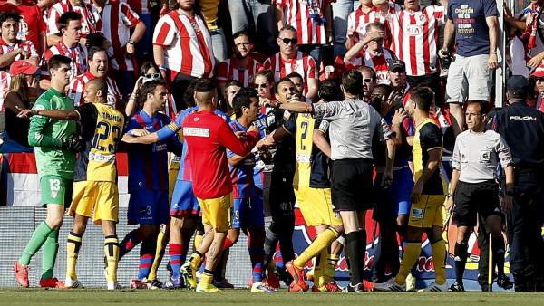 Trifulca en el Levante-Atlético de Madrid Trifulca en el Levante-Atlético de Madrid