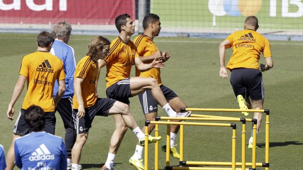 Cristiano Ronaldo y Modric Cristiano Ronaldo y Modric
