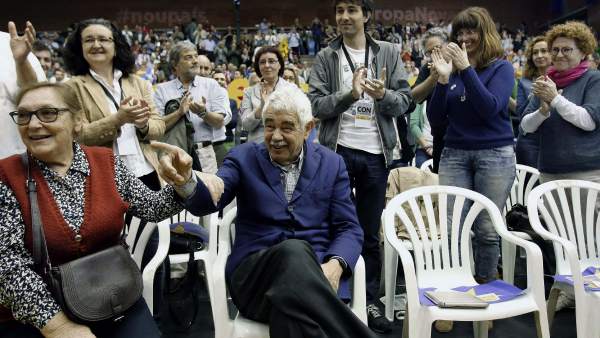 Pasqual Maragall, ovacionado en el mitin de ERC Pasqual Maragall, ovacionado en el mitin de ERC