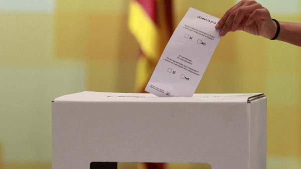 Urna para la consulta soberanista. Urna para la consulta soberanista.