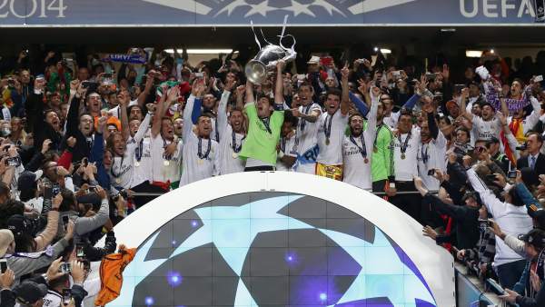 Casillas levanta la Décima Casillas levanta la Décima