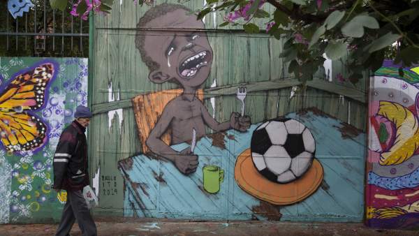 Pintada mural contra el Mundial de Brasil Pintada mural contra el Mundial de Brasil