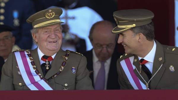 El Rey Juan Carlos y el Príncipe de Asturias El Rey Juan Carlos y el Príncipe de Asturias